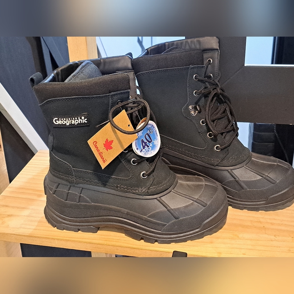 Canadiana Womens Black Leather Insulated Winter Snow Boots. Weather Rated -40